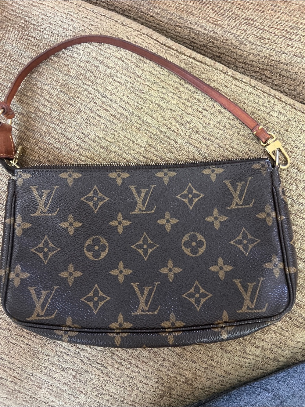 Louis Vuitton Monogram pochette